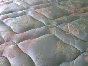Read more about the article 5 Signs You Need to Dispose of a Mattress
